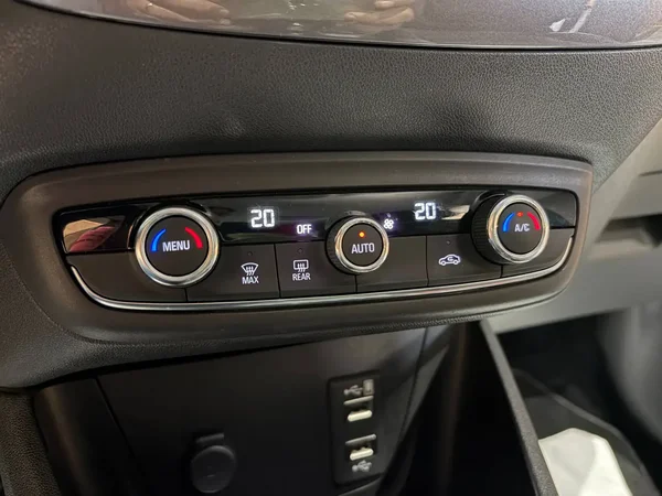 Opel Crossland (2018) — foto 7 van 25