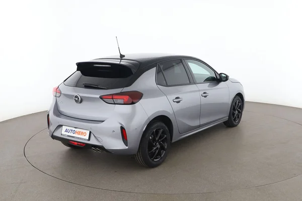 Opel Corsa (2022) — foto 12 van 16