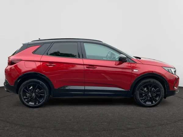 OPEL Grandland (2023) — foto 2 van 25