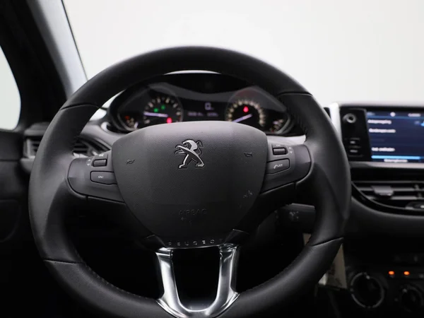 Peugeot 208 (2019) — foto 34 van 36