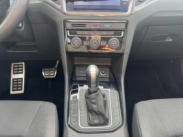 VOLKSWAGEN Golf Sportsvan (2018) — foto 22 van 22