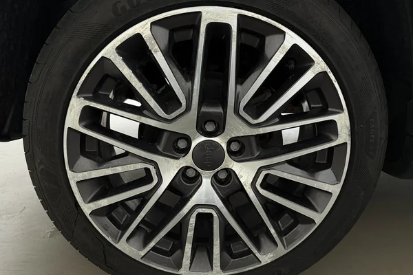 Jeep Compass (2021) — foto 13 van 22