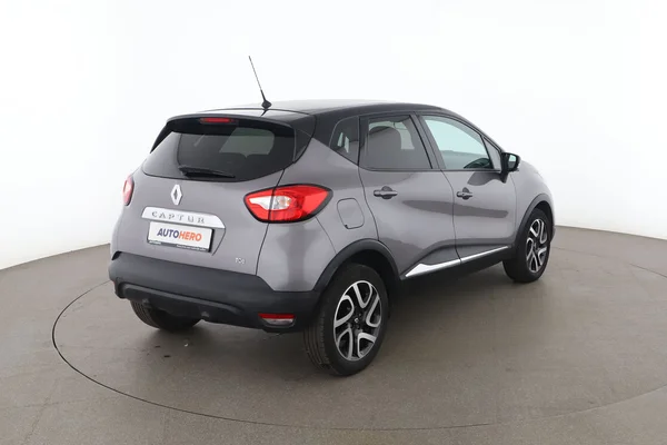 Renault Captur (2015) — foto 12 van 16