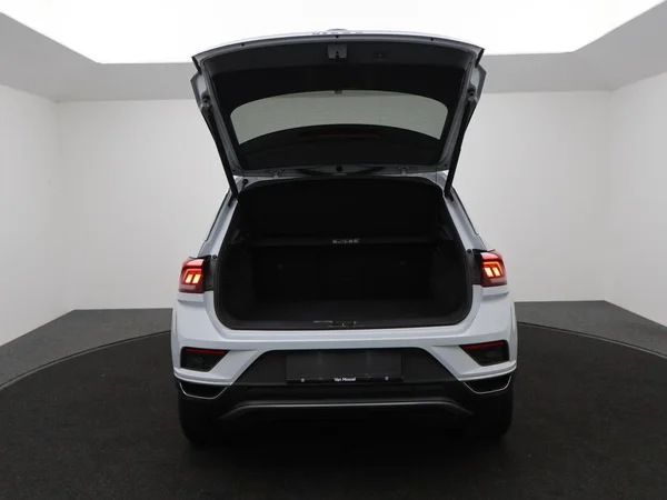 VOLKSWAGEN T-Roc (2021) — foto 21 van 30