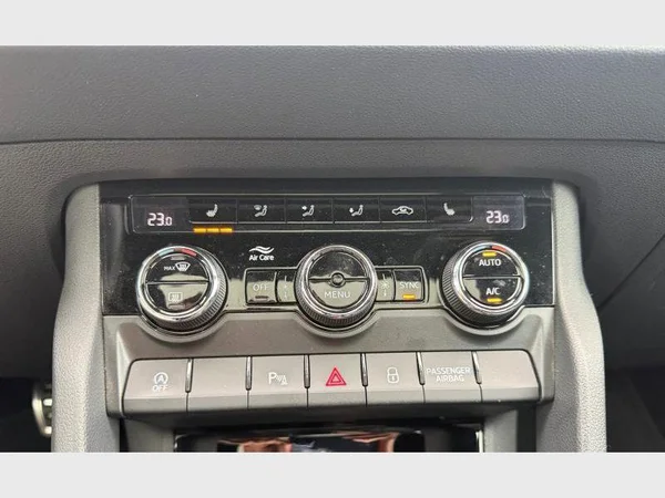 Skoda Karoq (2022) — foto 9 van 29