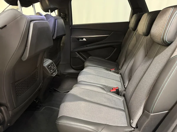 Peugeot 5008 (2021) — foto 18 van 28