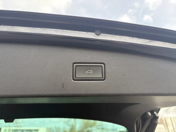 VOLKSWAGEN Tiguan (2023) — foto 11 van 21