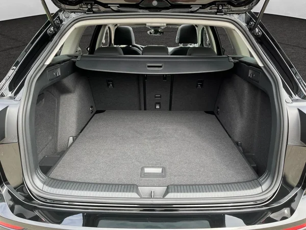 VOLKSWAGEN Golf VIII SW (2024) — foto 19 van 22