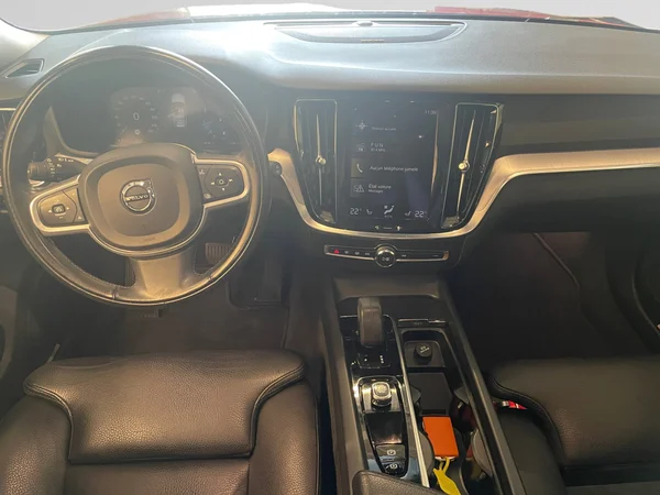 VOLVO V60 (2022) — foto 15 van 20