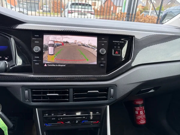 VOLKSWAGEN Polo (2023) — foto 2 van 11