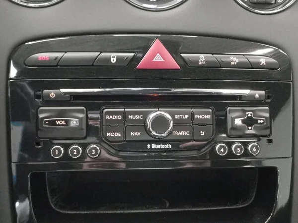Peugeot RCZ (2014) — foto 8 van 24