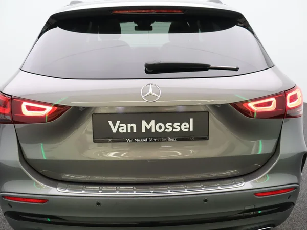 Mercedes-Benz GLA (2021) — foto 14 van 27