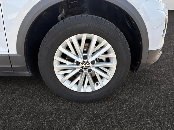 VOLKSWAGEN T-Roc (2021) — foto 14 van 21