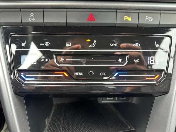 VOLKSWAGEN T-Roc Cabriolet (2023) — foto 13 van 31