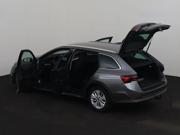 SKODA Octavia (2024) — foto 30 van 31
