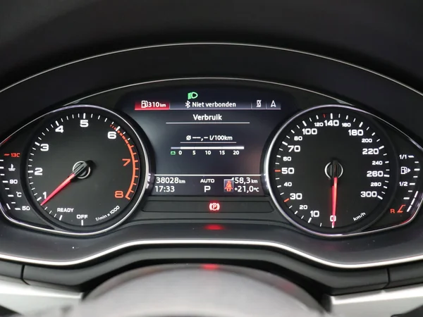 AUDI A4 Avant (2023) — foto 7 van 16