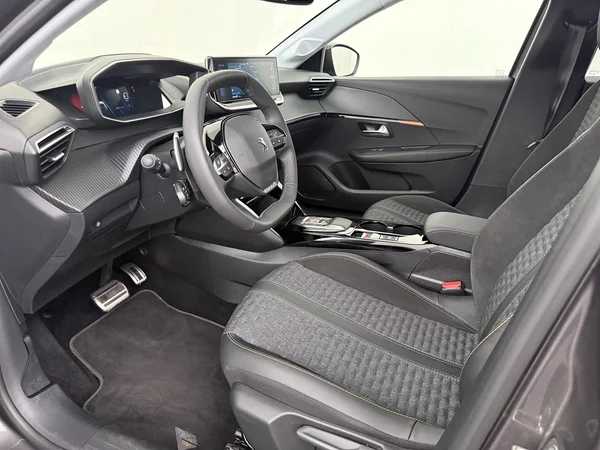 PEUGEOT 208 (2022) — foto 2 van 26