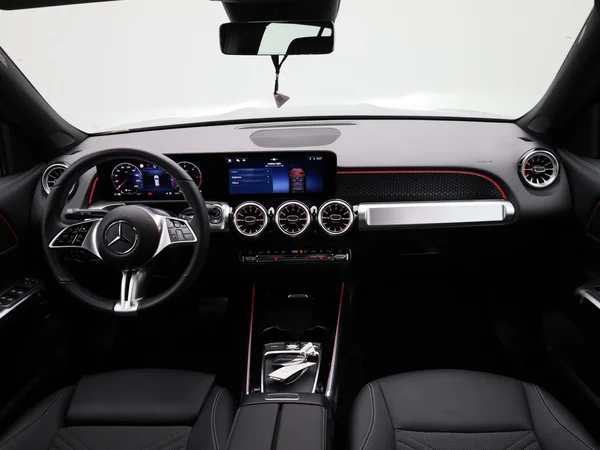 Mercedes-Benz GLB (2025) — foto 35 van 45