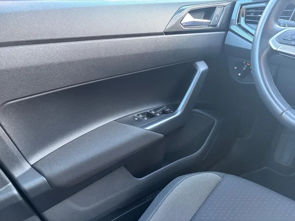 VOLKSWAGEN Polo (2023) — foto 4 van 14
