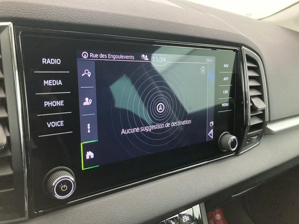 SKODA Karoq (2022) — foto 13 van 36