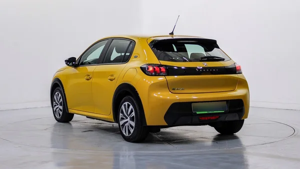 Peugeot E-208 (2023) — foto 23 van 43