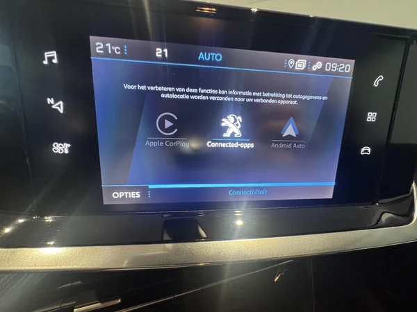 Peugeot 2008 (2021) — foto 16 van 27