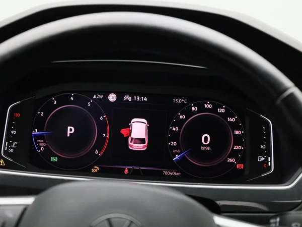 Volkswagen Tiguan (2021) — foto 2 van 43