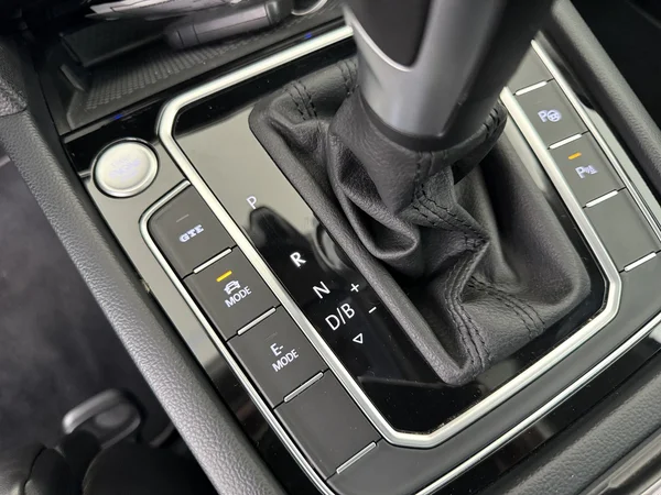 VOLKSWAGEN Passat Variant (2022) — foto 15 van 26