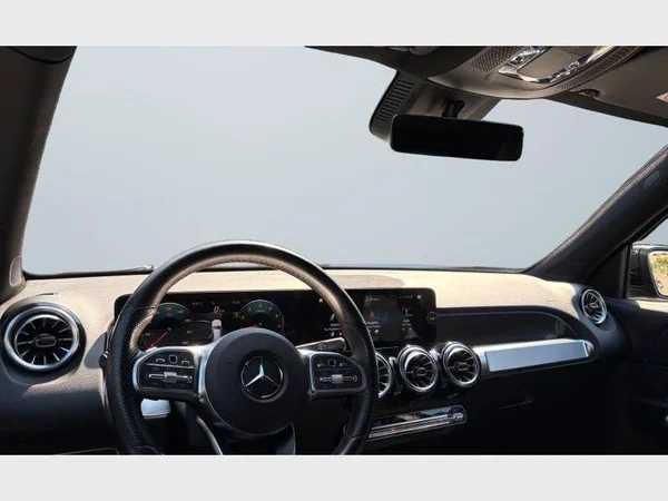 Mercedes-Benz GLB 180 (2021) — foto 23 van 29