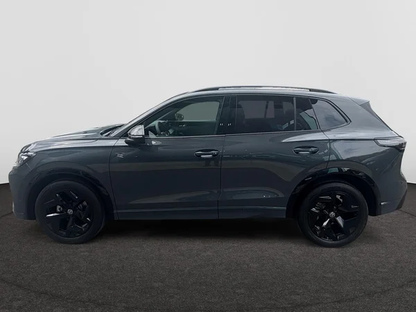 VOLKSWAGEN Tiguan (2025) — foto 3 van 8