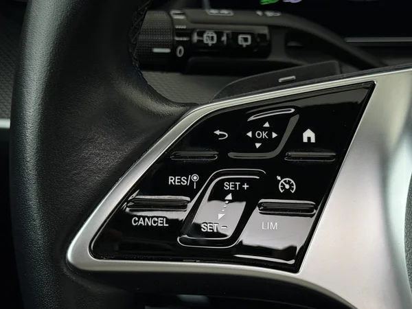 MERCEDES C 220 (2022) — foto 9 van 31
