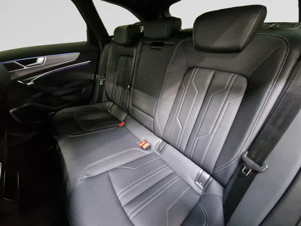 AUDI A6 Avant (2025) — foto 17 van 21