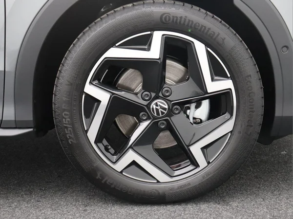 VOLKSWAGEN T-Roc (2026) — foto 9 van 17