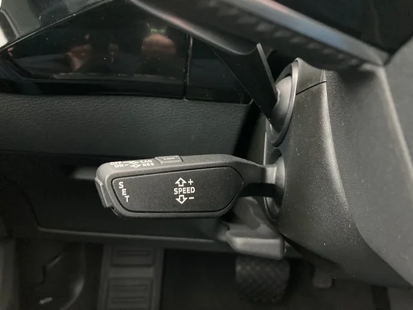 AUDI e-tron (2019) — foto 9 van 31