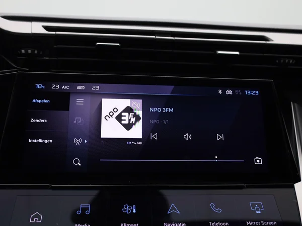 Peugeot 308 (2022) — foto 9 van 40