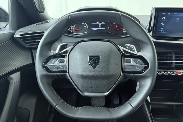 Peugeot 2008 (2025) — foto 2 van 16