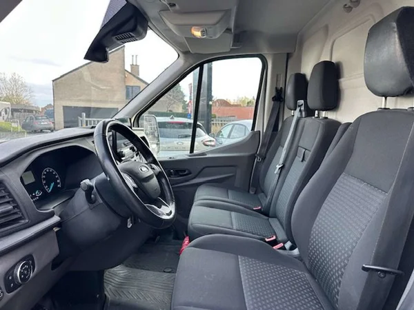 Ford Transit (2020) — foto 13 van 15