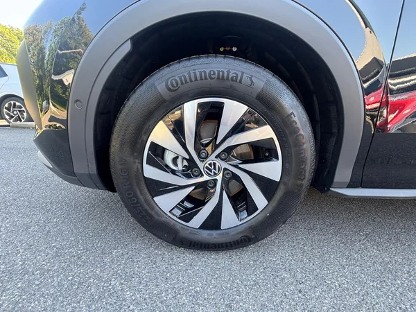 VOLKSWAGEN T-Roc (2026) — foto 3 van 19
