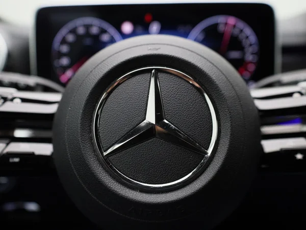 Mercedes-Benz C-Klasse (2023) — foto 22 van 60