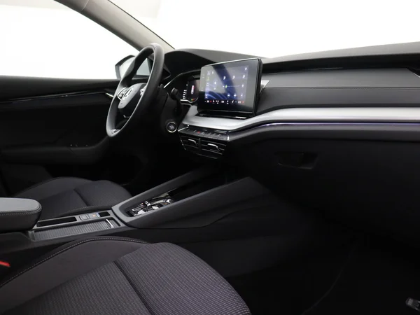 SKODA Octavia Combi (2024) — foto 12 van 18