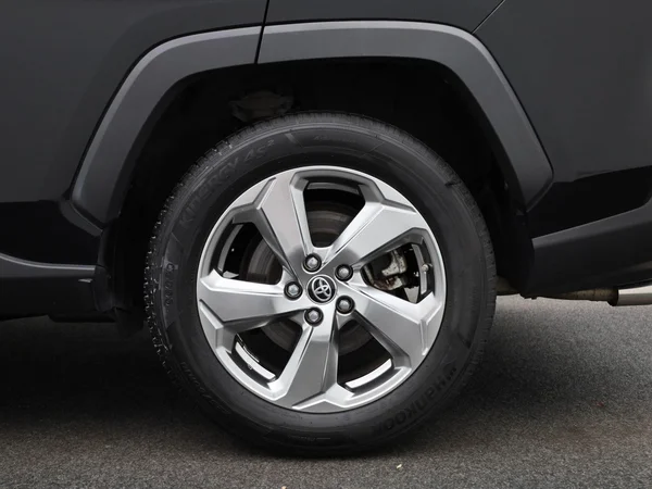 Toyota RAV4 (2021) — foto 7 van 46
