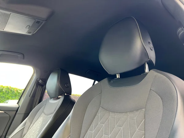 VOLKSWAGEN Tiguan (2025) — foto 15 van 24