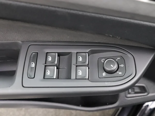 VOLKSWAGEN Golf VIII SW (2025) — foto 6 van 17