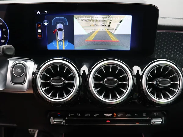 Mercedes-Benz EQB (2025) — foto 4 van 24
