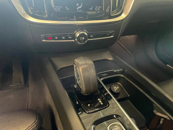 VOLVO V60 (2022) — foto 17 van 20