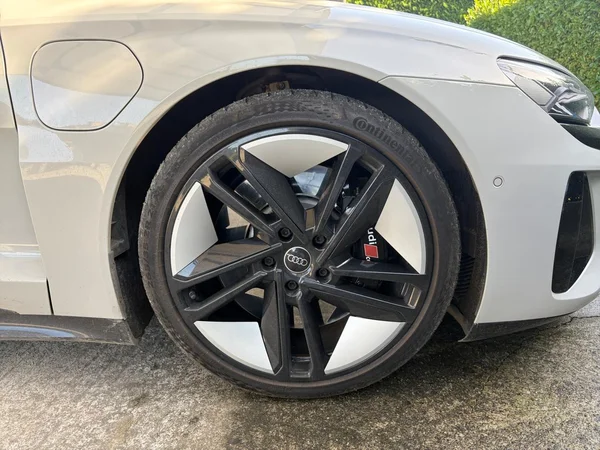 AUDI RS e-tron GT (2022) — foto 14 van 21