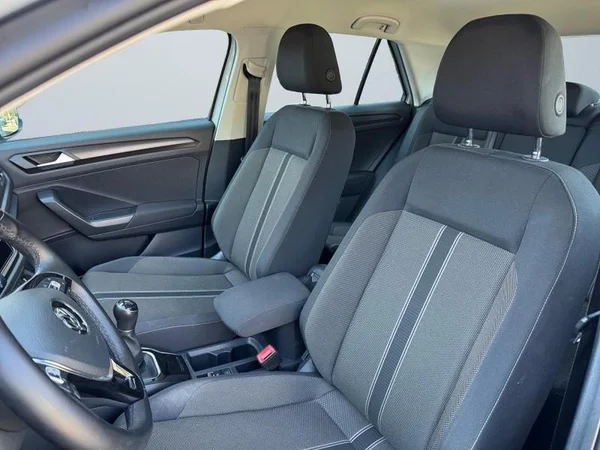 VOLKSWAGEN T-Roc (2019) — foto 3 van 30