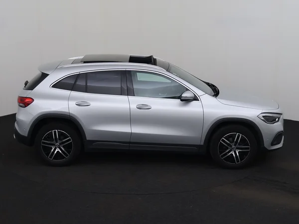 MERCEDES GLA 180 (2022) — foto 26 van 30