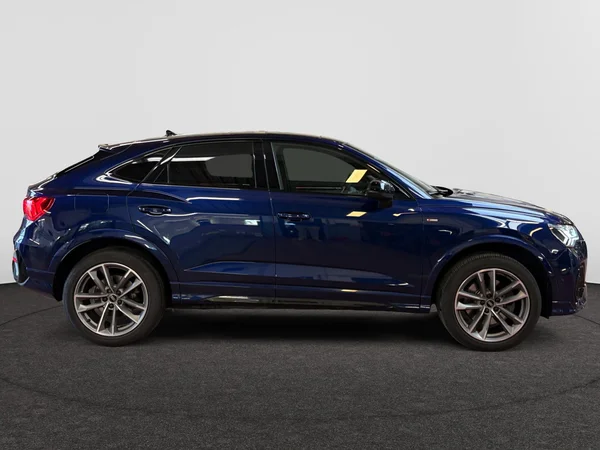 AUDI Q3 Sportback PHEV (2023) — foto 11 van 12