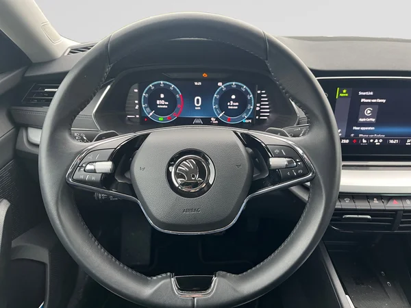 SKODA Octavia Combi (2024) — foto 13 van 24